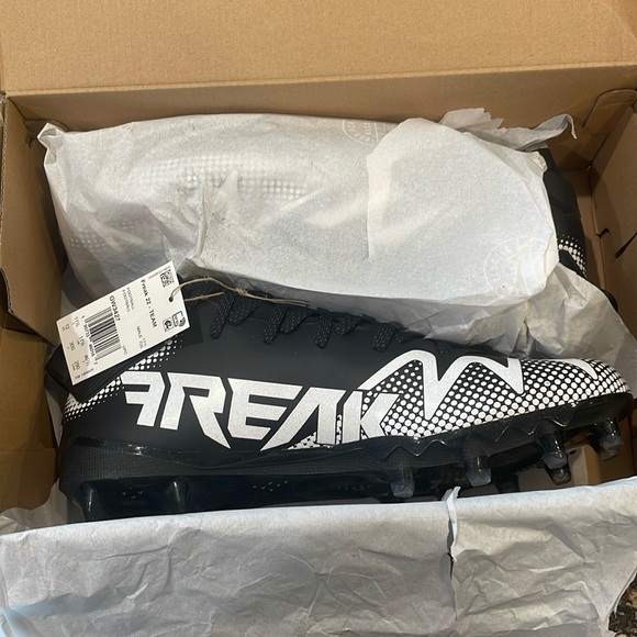 Adidas Freak Cleats Men’s 12 - Picture 2 of 7